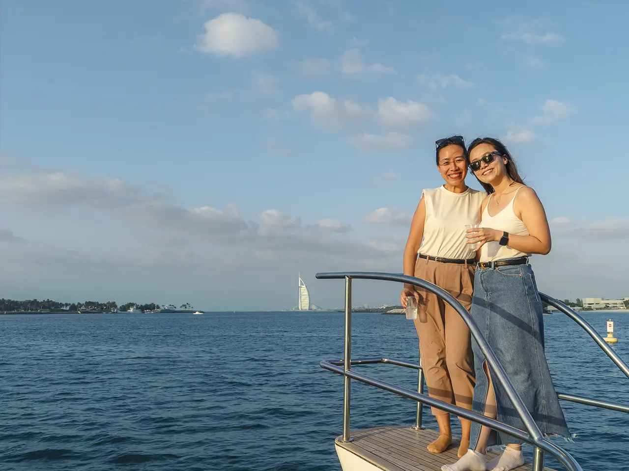 Afternoon Dubai Marina Yacht Ride in Dubai